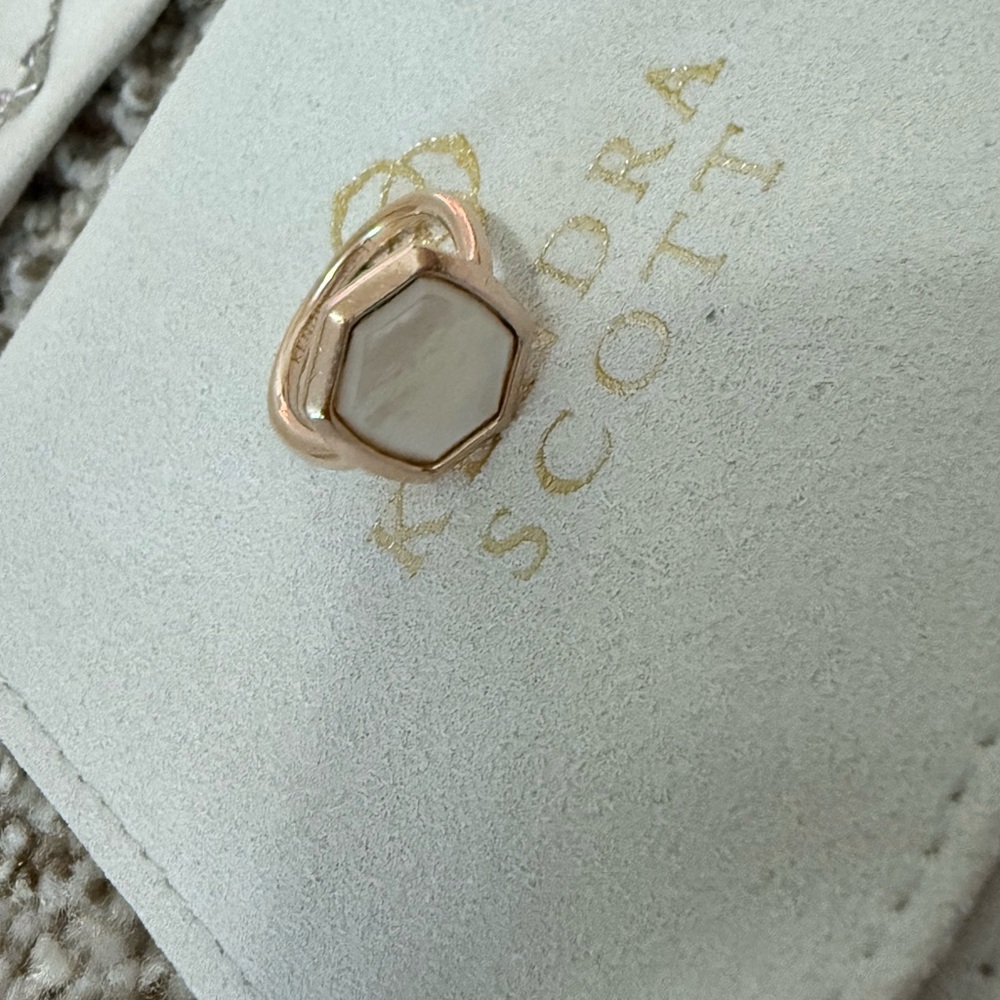 Kendra Scott Mother-of-Pearl Hexagon Ring 18K RSG